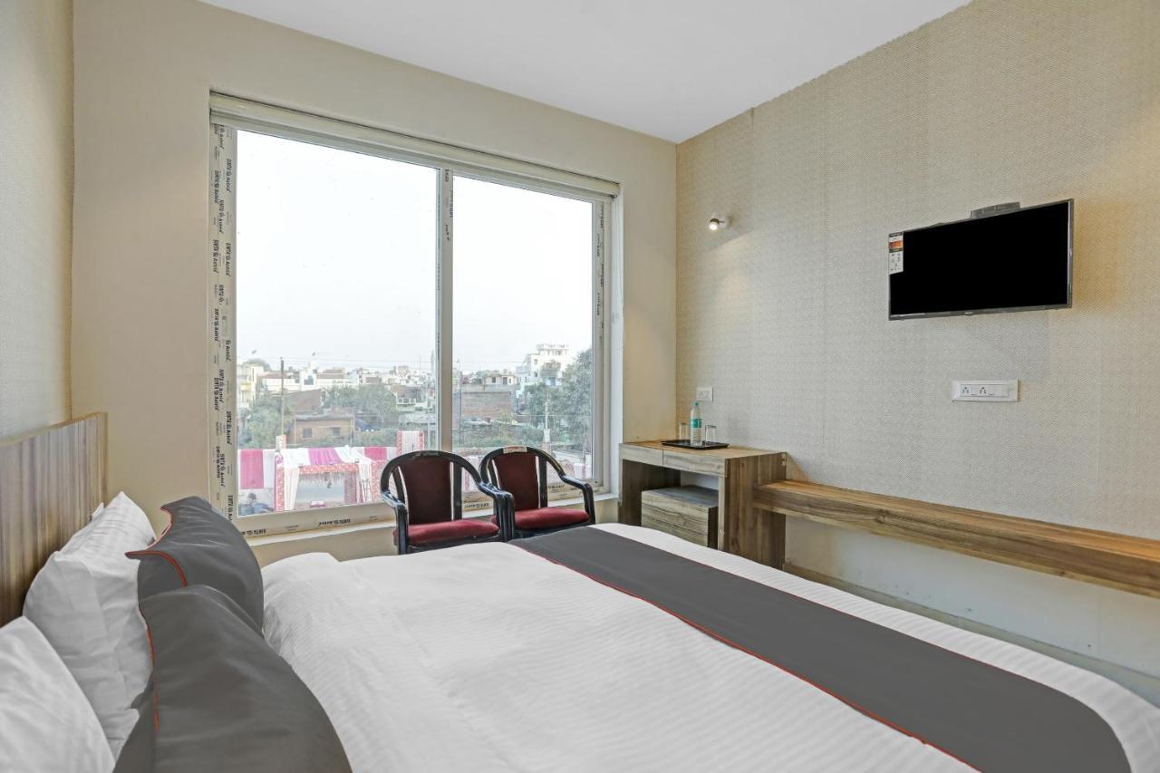 Hotel Collection O 85238 Tulika Garden Izatnagar Exterior foto